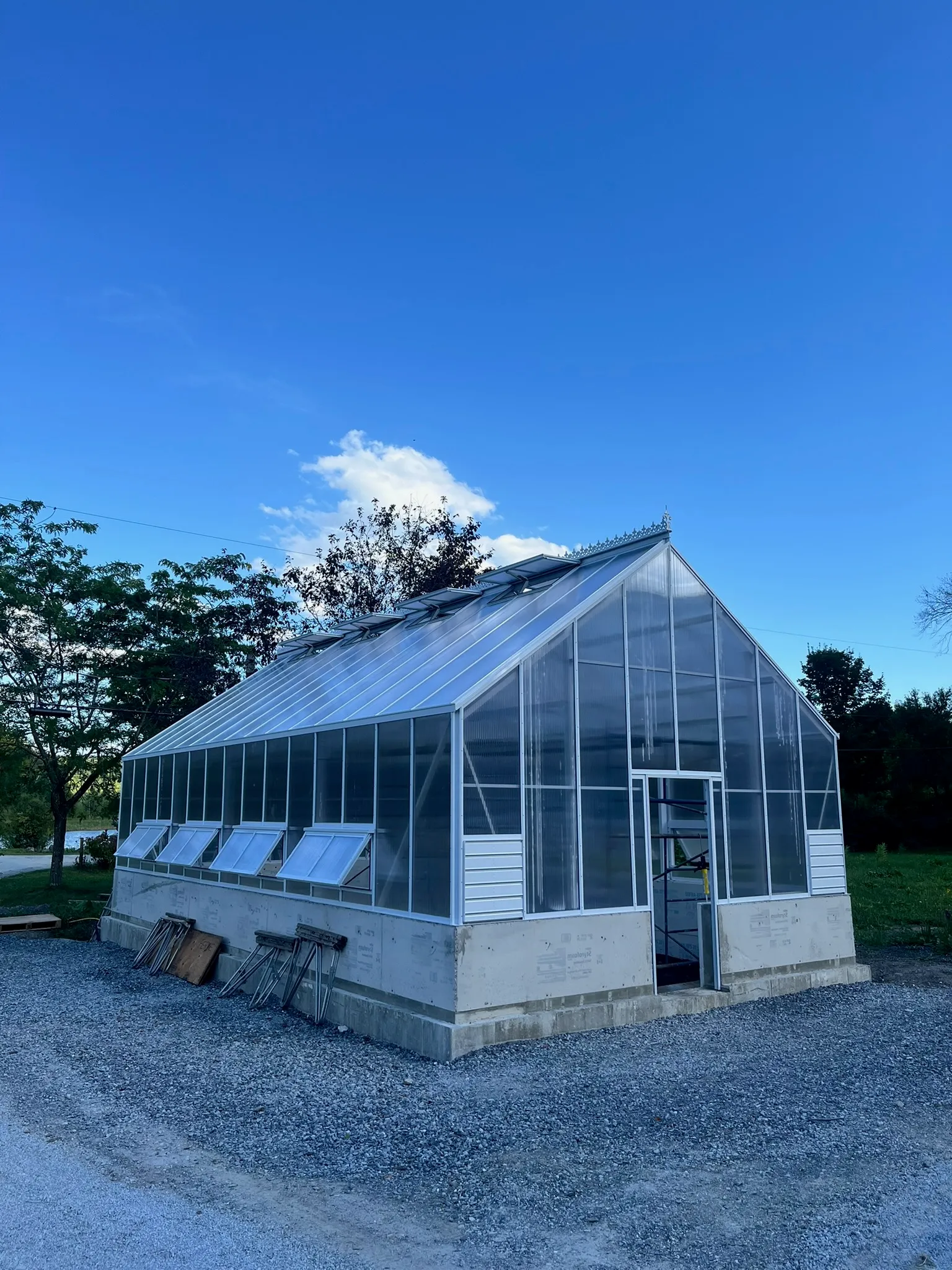 Serre sur mesure complétée