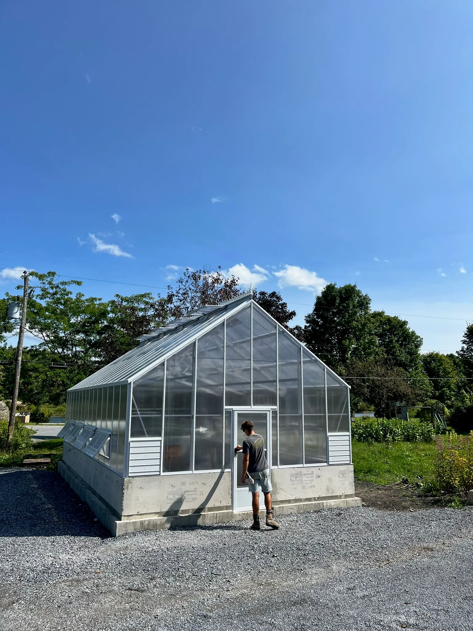 Entrée de serre complétée